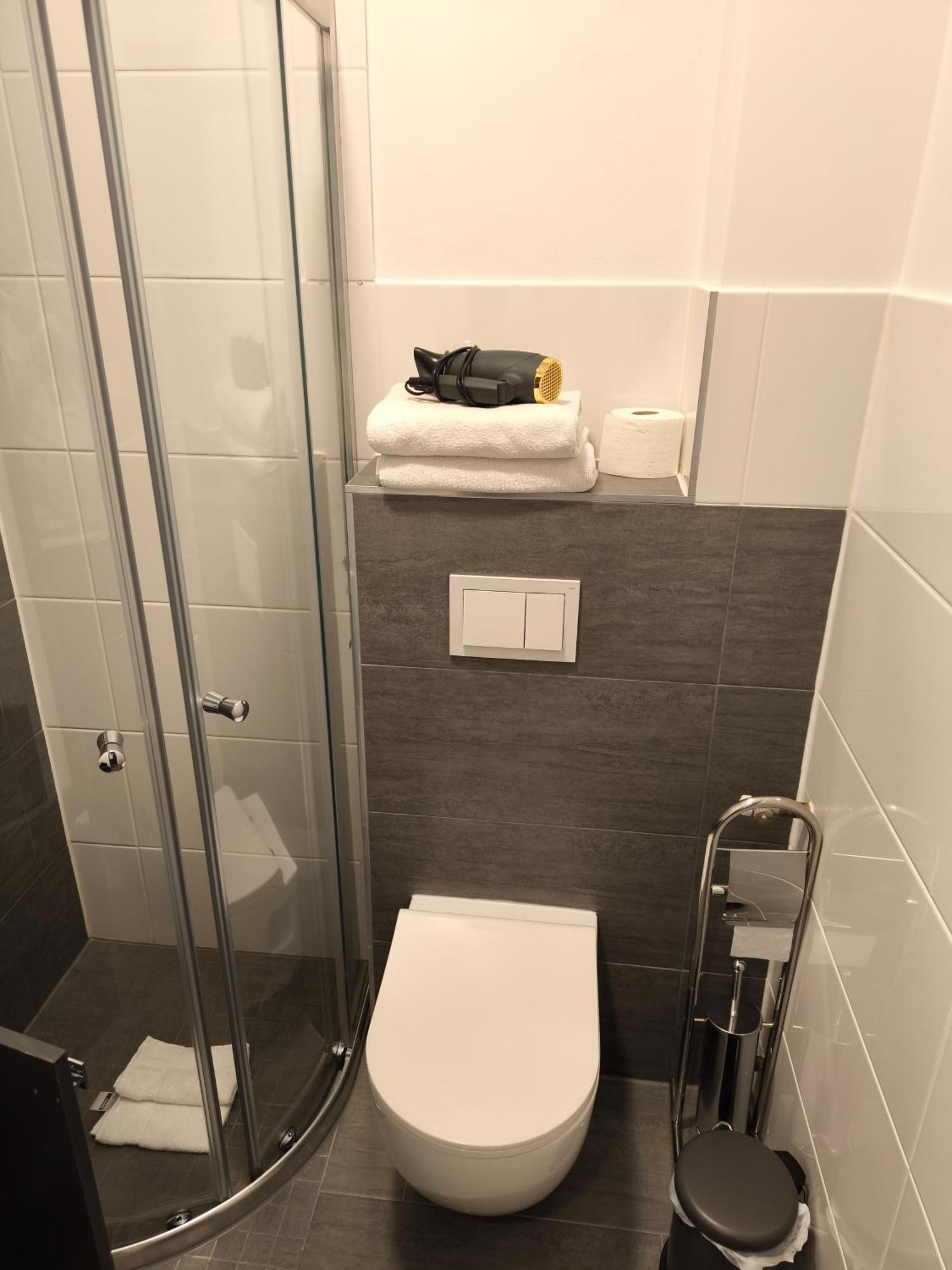 Loewen Hotel Radevormwald Bagian luar foto