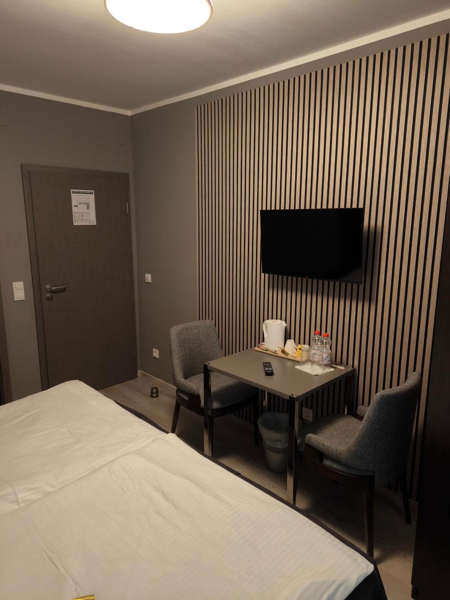 Loewen Hotel Radevormwald Bagian luar foto